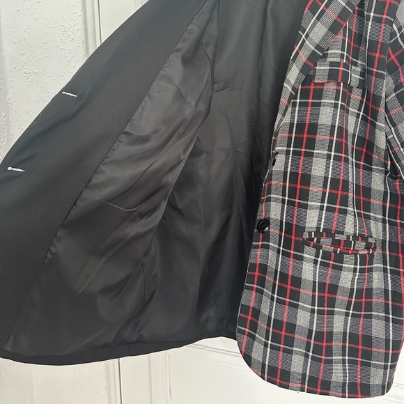 Two-Tone Split Blazer - Picture 3 of 7